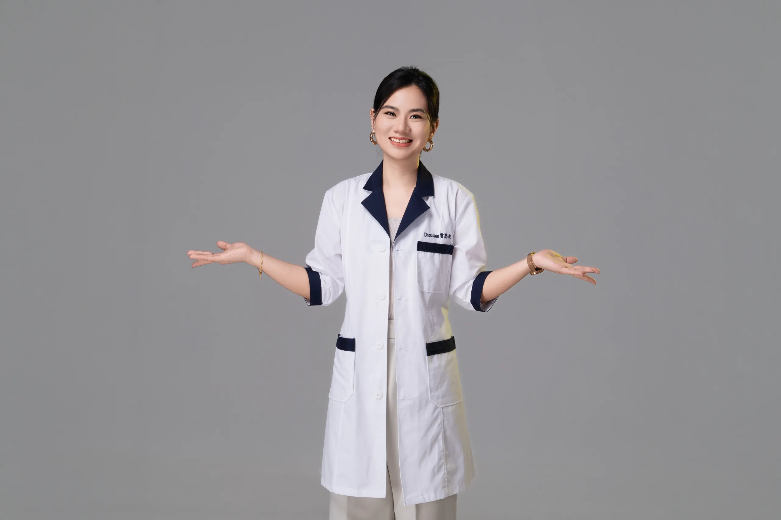 Jaceme Chuah, Registered Dietitian, welcoming clients at HDC Medical